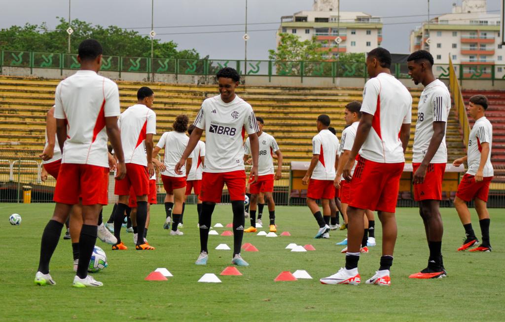 FLAMENGO ENCERRA A PREPARAÇÃO PARA A SEMIFINAL DO BRASILEIRO SUB-17